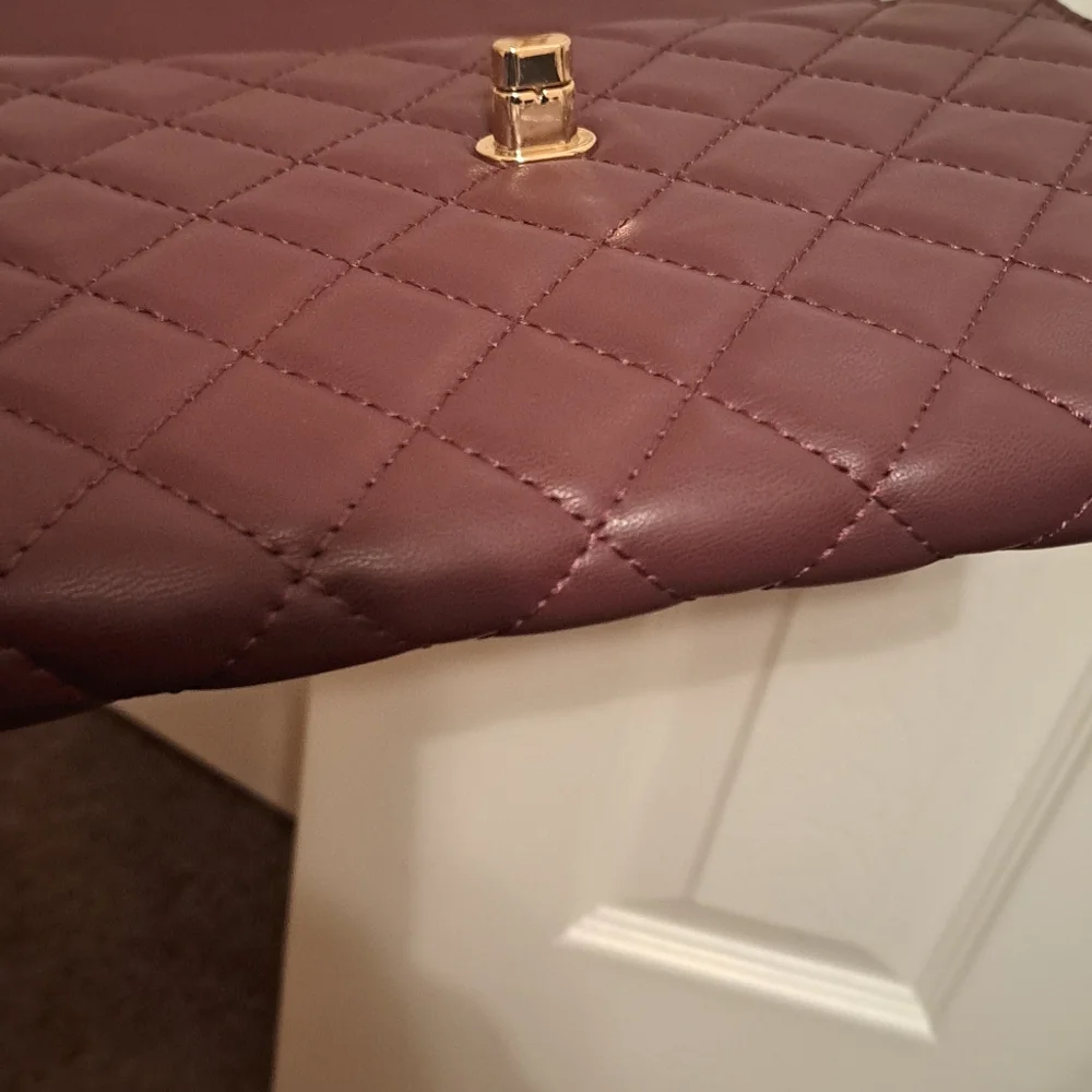 Badgley Mischka Crossbody NWT - Picture 7 of 7